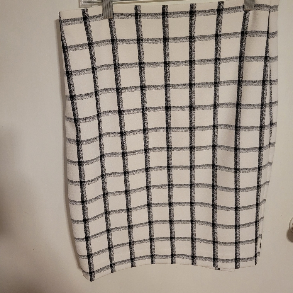 Classic Black and White Checkered Skirt
